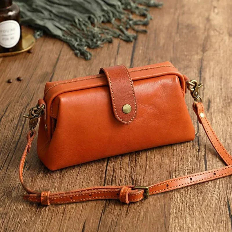 Velora - Mini kožená crossbody taška