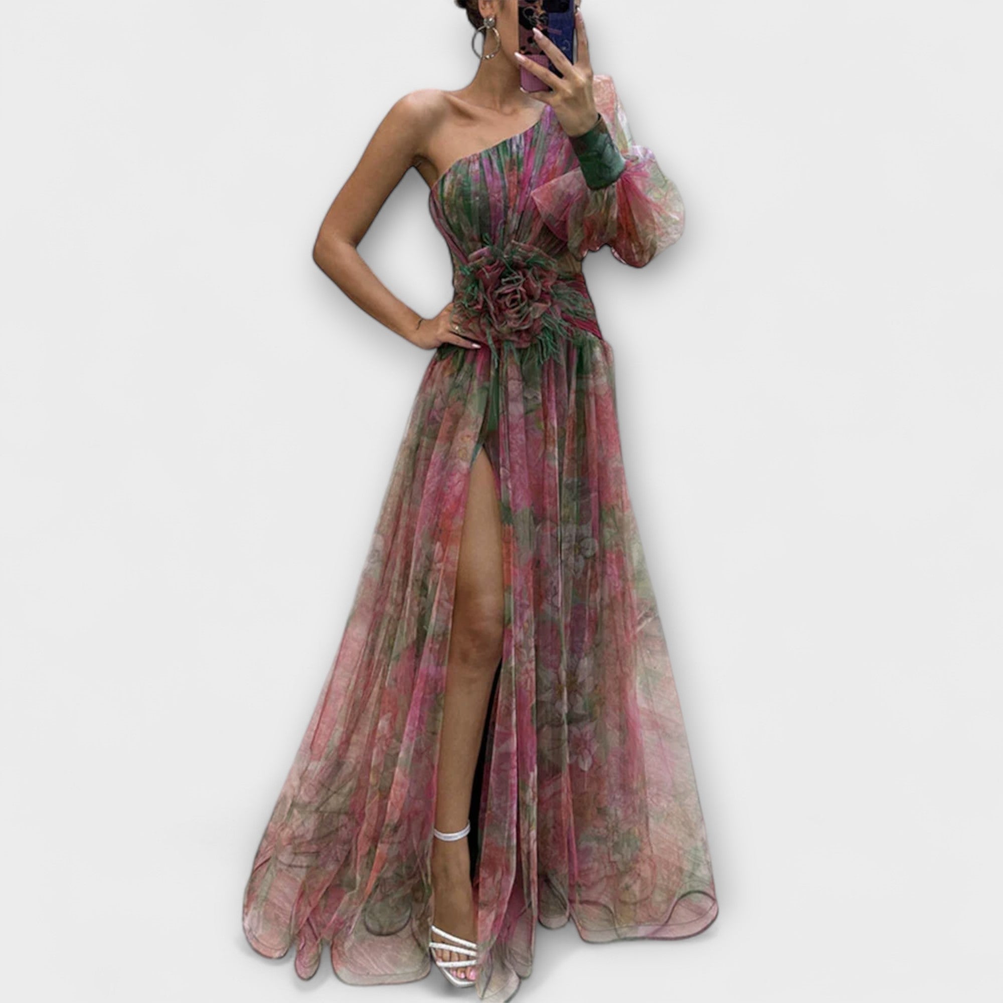 Velora | Šaty s jedním rukávem a rozparkem z průhledné síťoviny