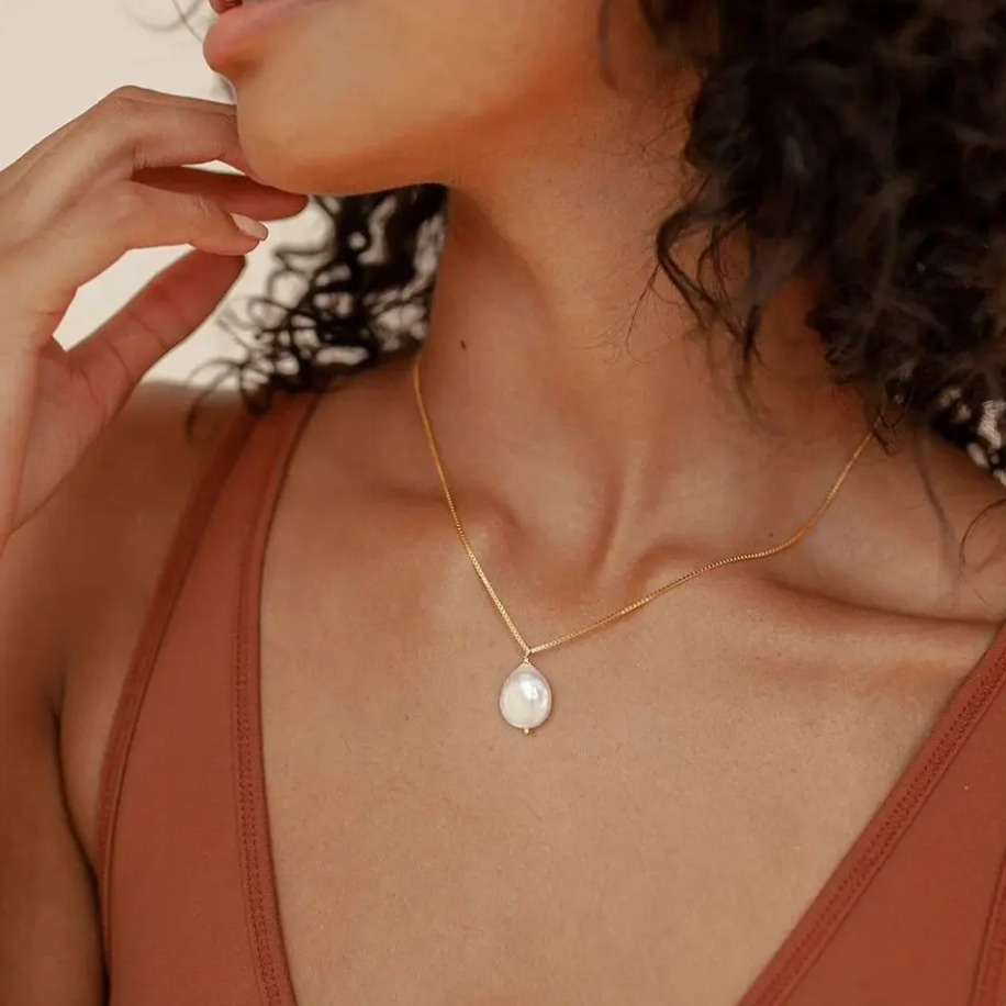 Velora | Náhrdelník s přívěskem z perel