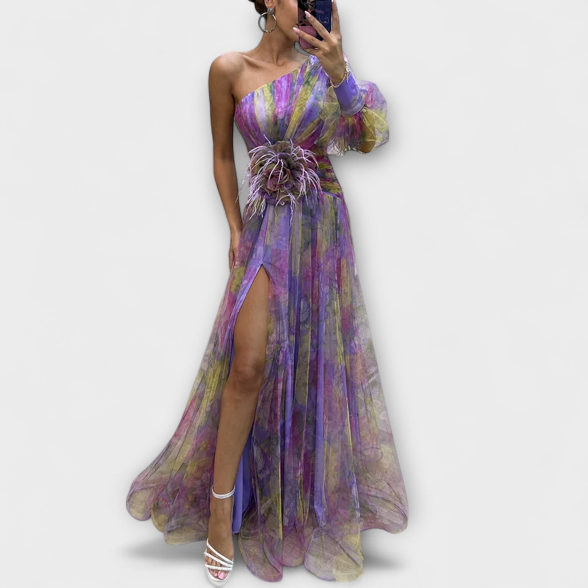 Velora | Šaty s jedním rukávem a rozparkem z průhledné síťoviny